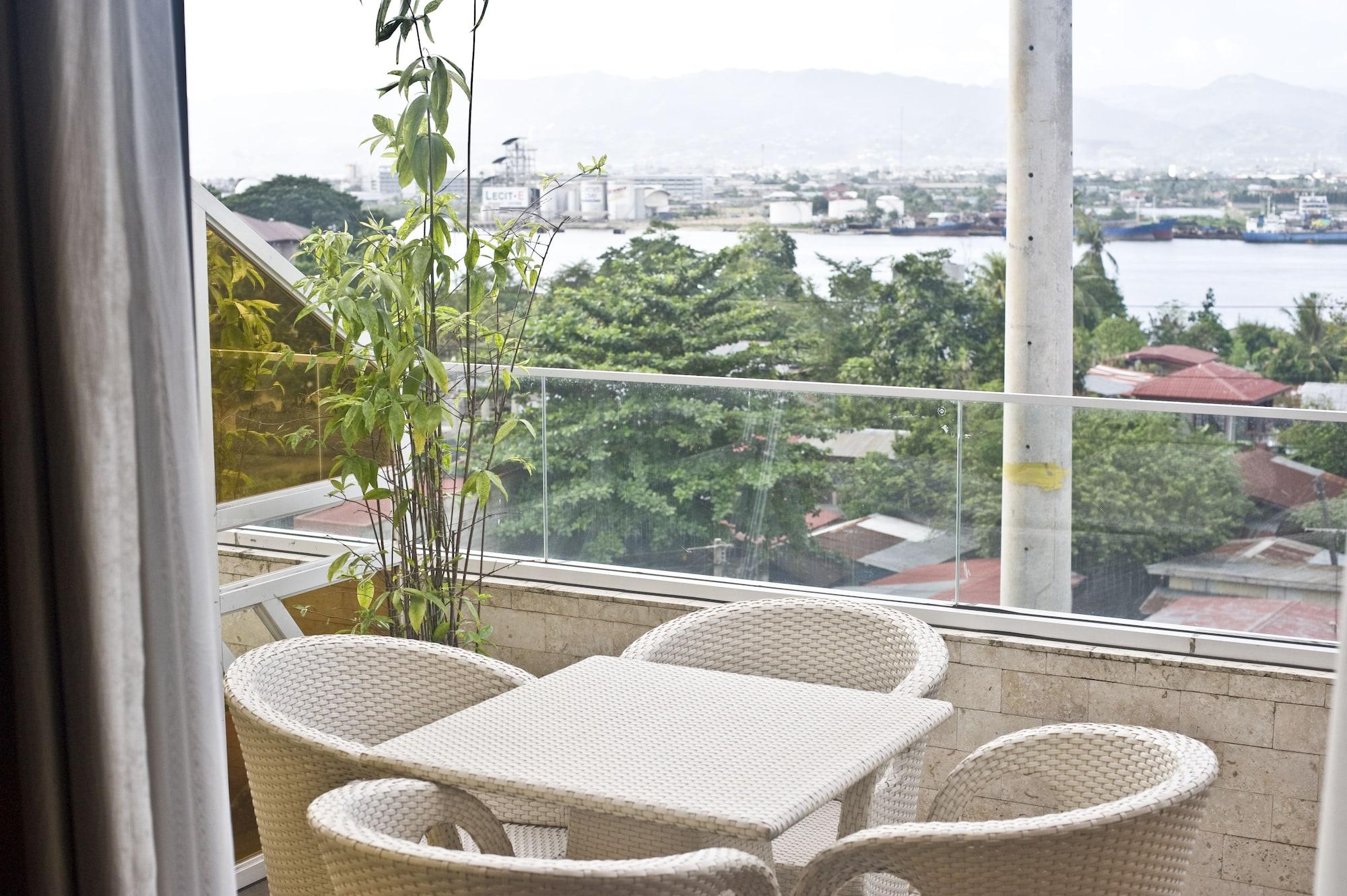 Goldberry Suites & Hotel Mactan Lapu-Lapu City Exterior foto