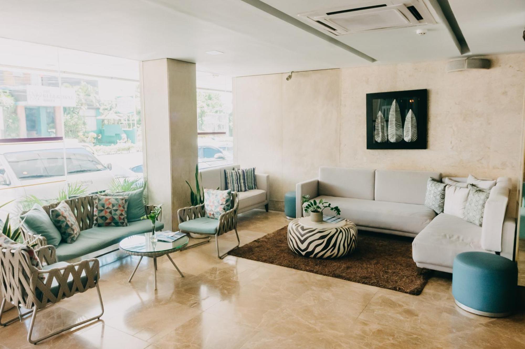 Goldberry Suites & Hotel Mactan Lapu-Lapu City Exterior foto