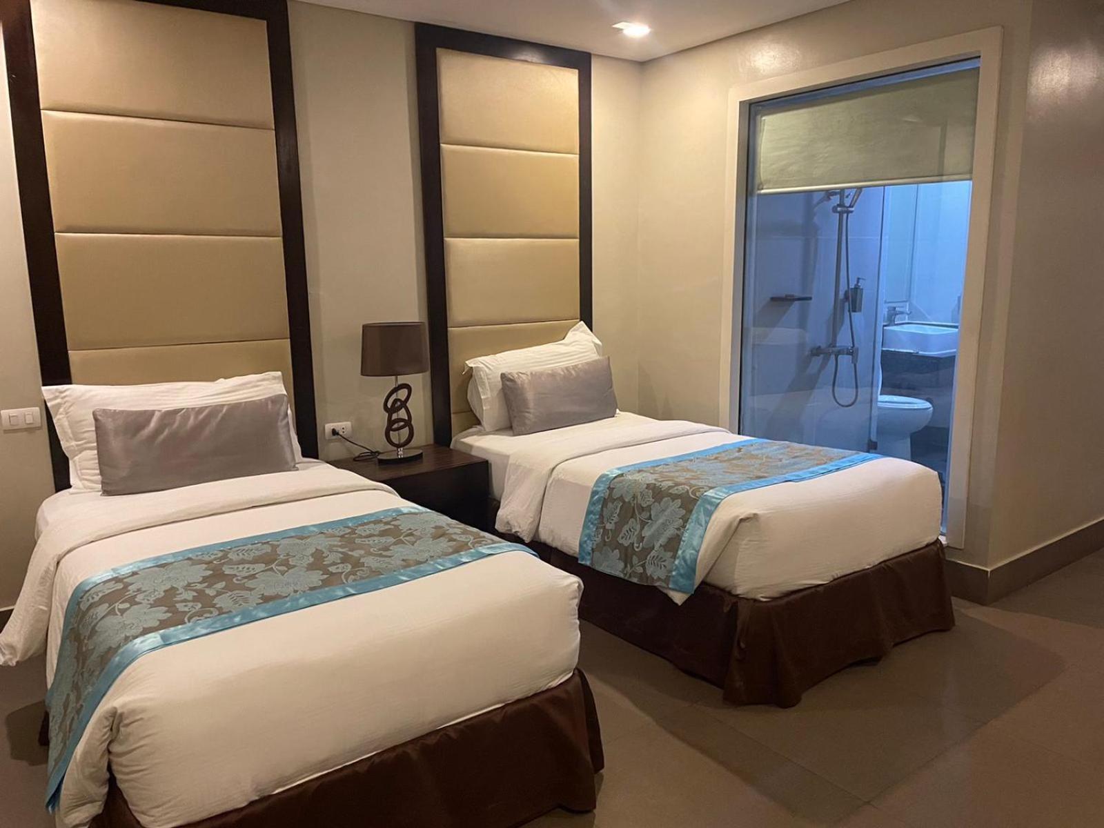 Goldberry Suites & Hotel Mactan Lapu-Lapu City Exterior foto