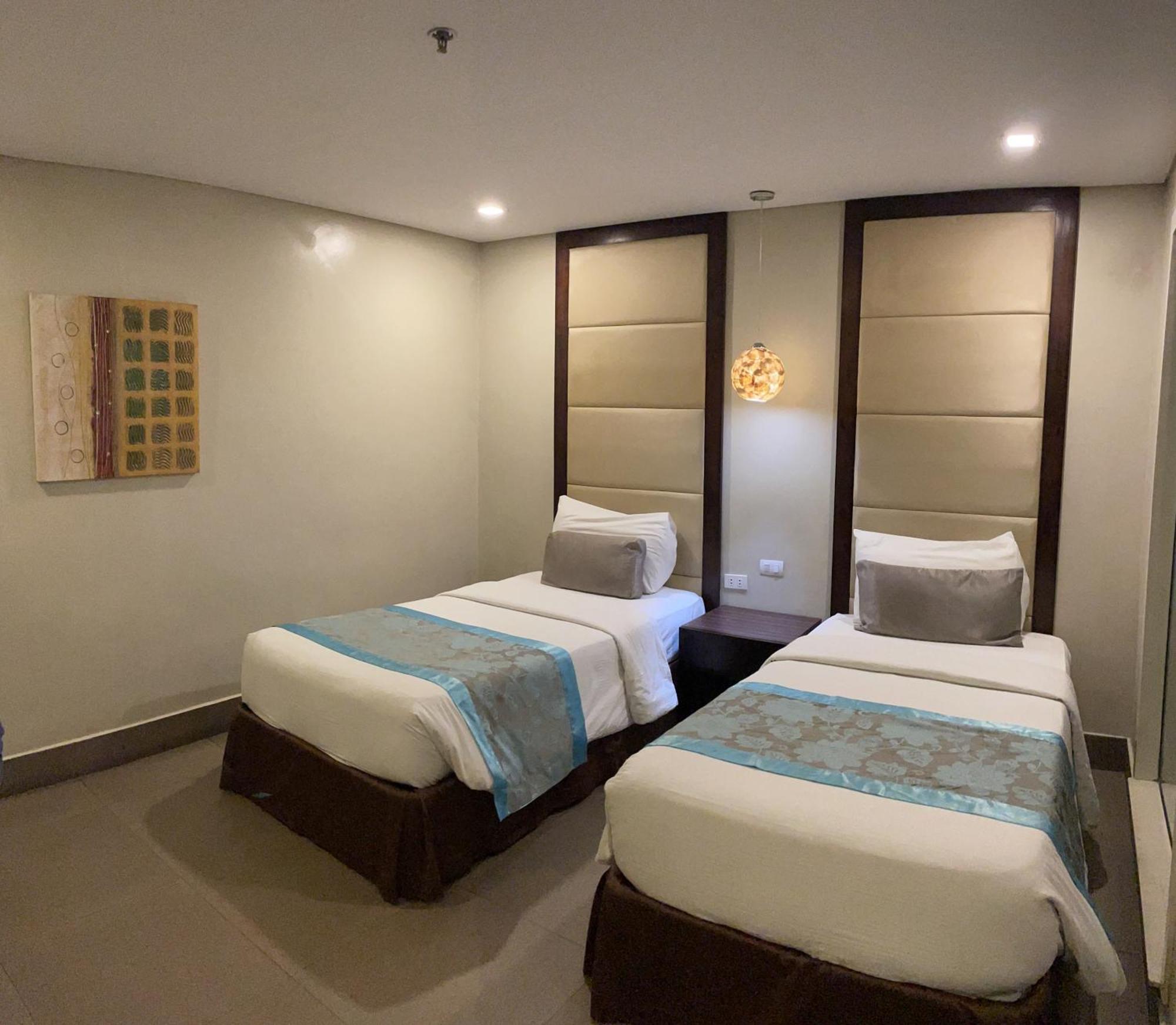 Goldberry Suites & Hotel Mactan Lapu-Lapu City Exterior foto