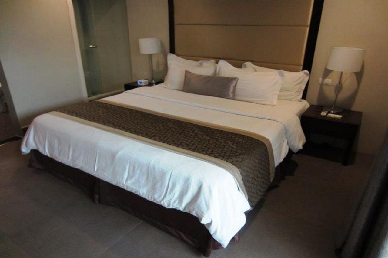 Goldberry Suites & Hotel Mactan Lapu-Lapu City Exterior foto