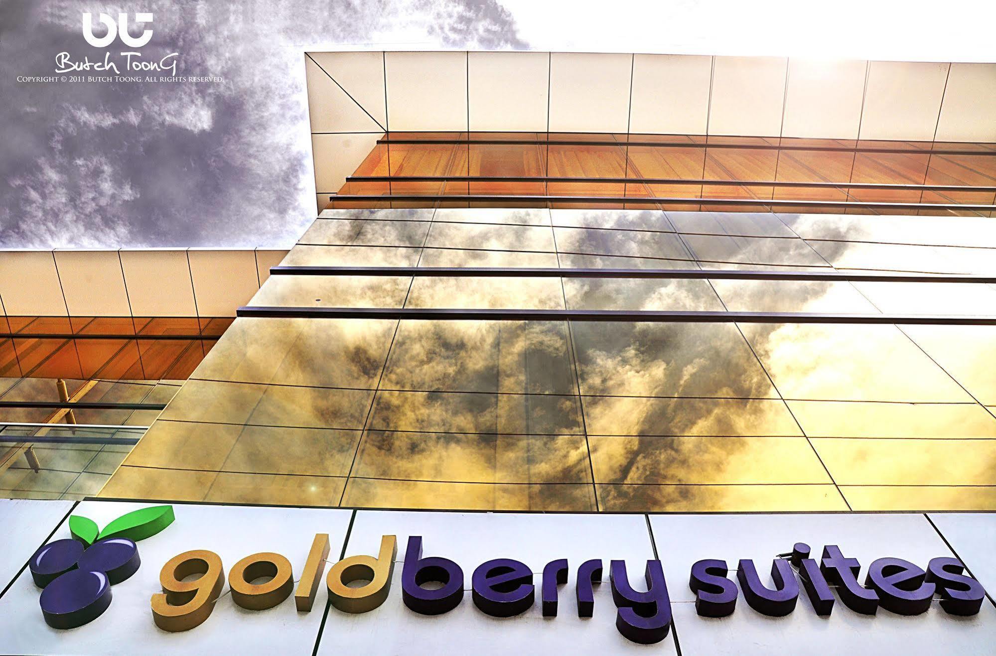 Goldberry Suites & Hotel Mactan Lapu-Lapu City Exterior foto