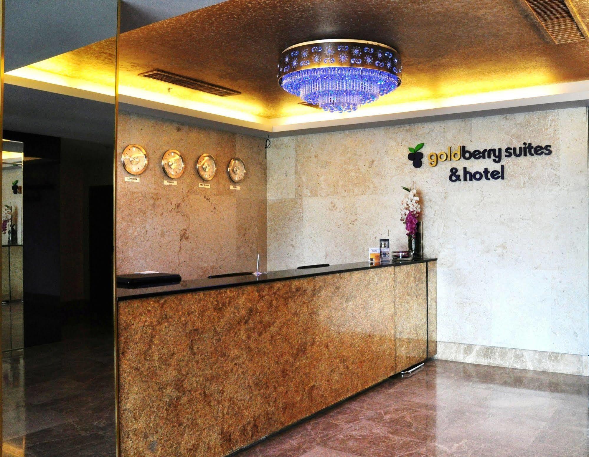 Goldberry Suites & Hotel Mactan Lapu-Lapu City Exterior foto