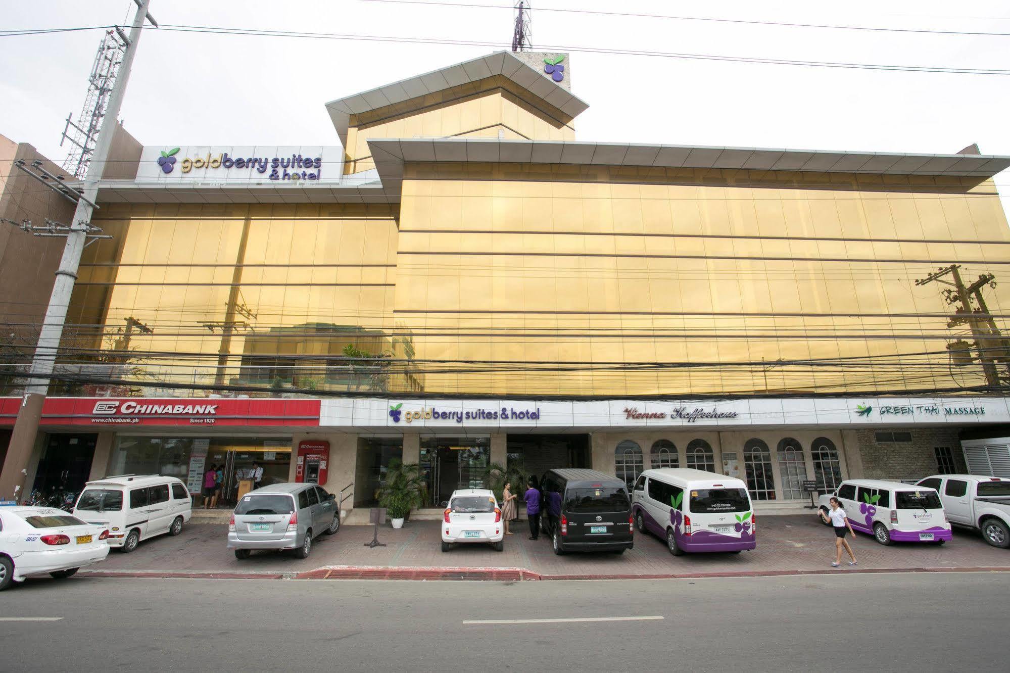 Goldberry Suites & Hotel Mactan Lapu-Lapu City Exterior foto
