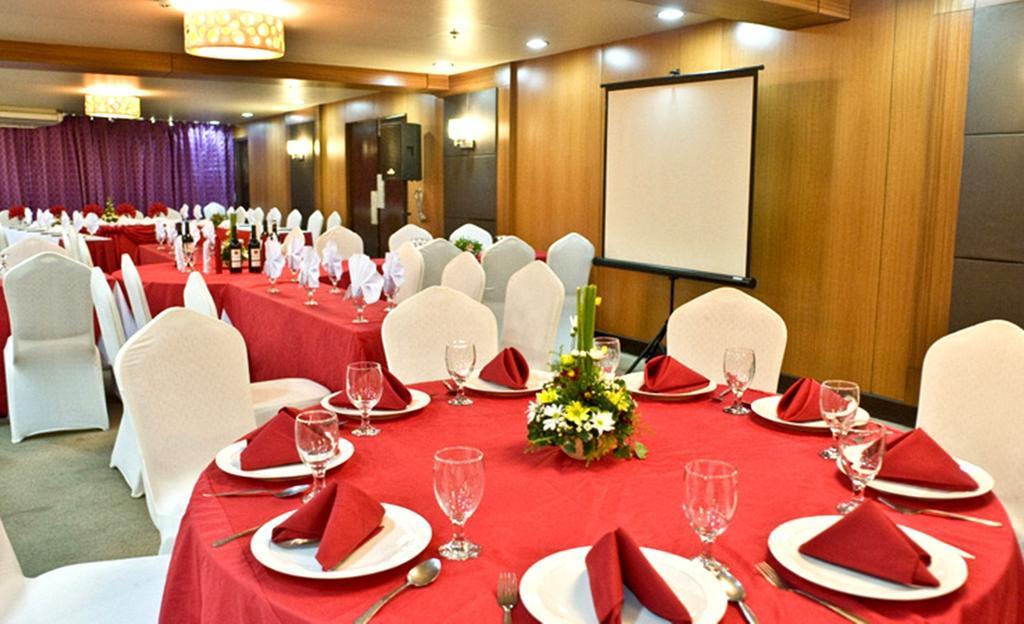 Goldberry Suites & Hotel Mactan Lapu-Lapu City Exterior foto